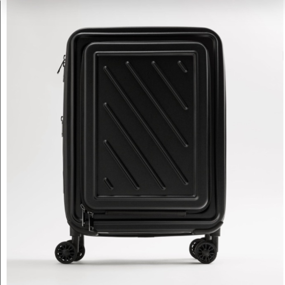 RIGID CARRY-ON SUITCASE
Zara